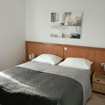 Apartments Frigan Maslenica Esterno foto