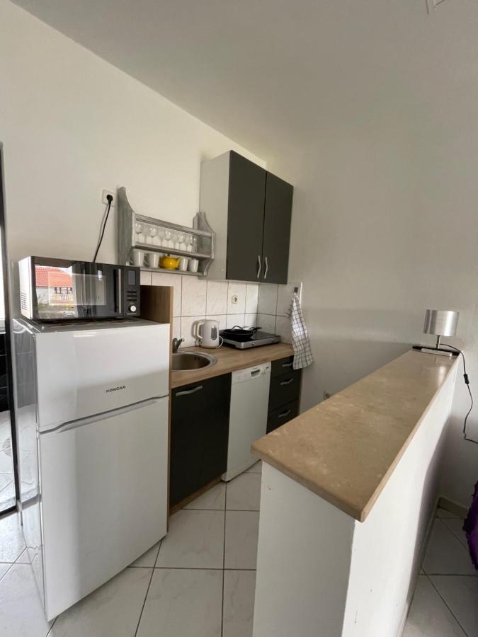 Apartments Frigan Maslenica Esterno foto