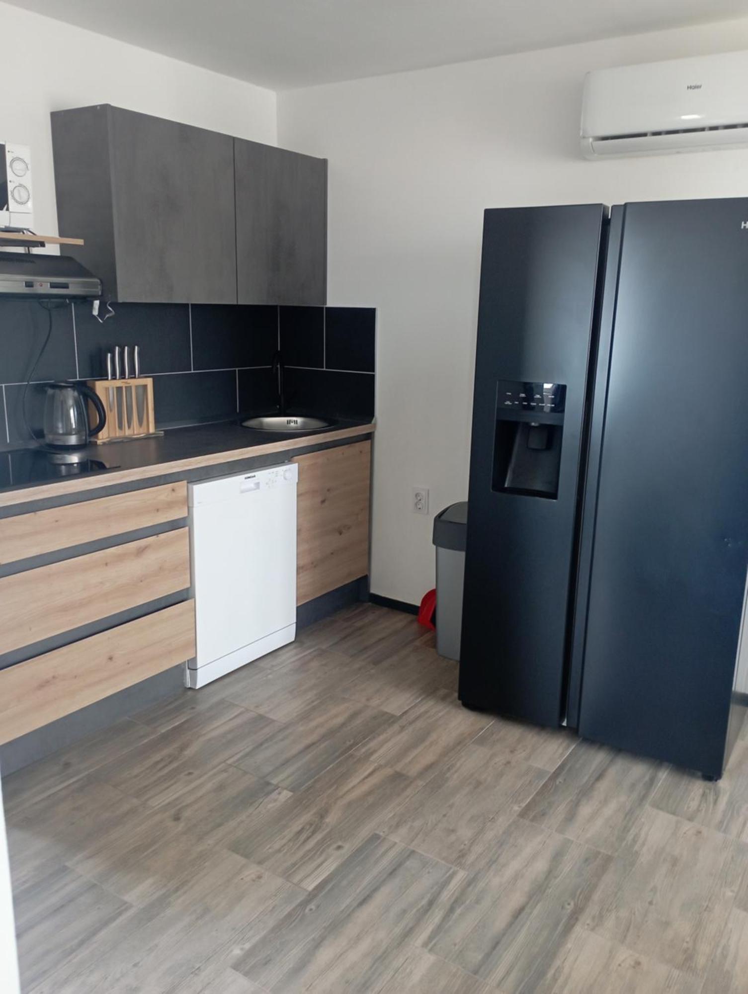 Apartments Frigan Maslenica Esterno foto