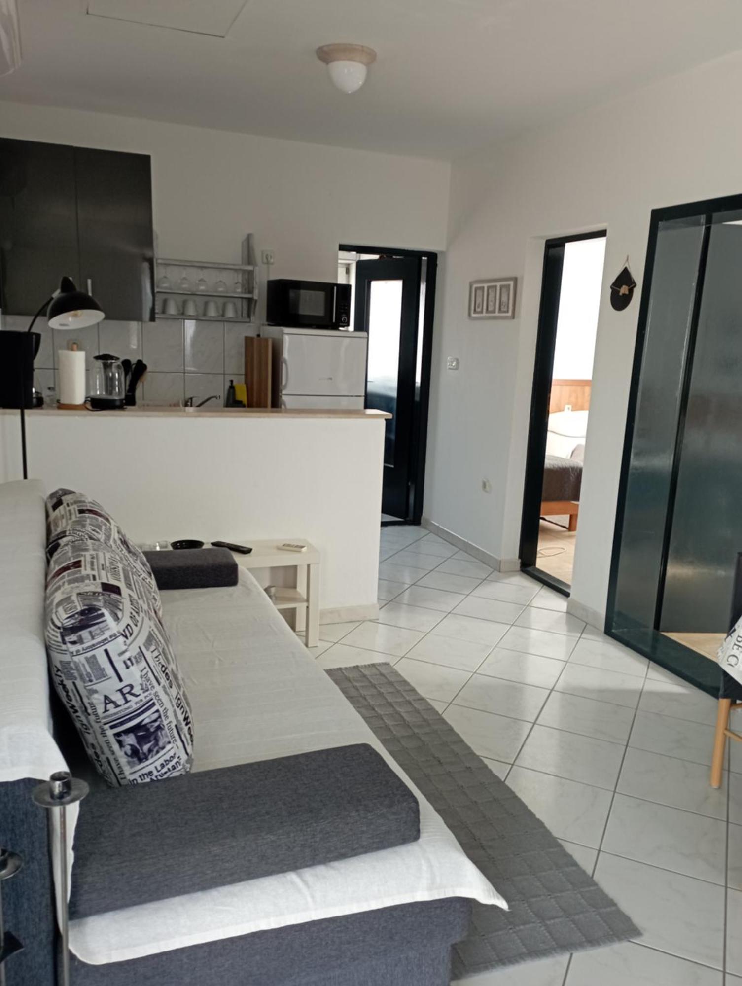 Apartments Frigan Maslenica Esterno foto